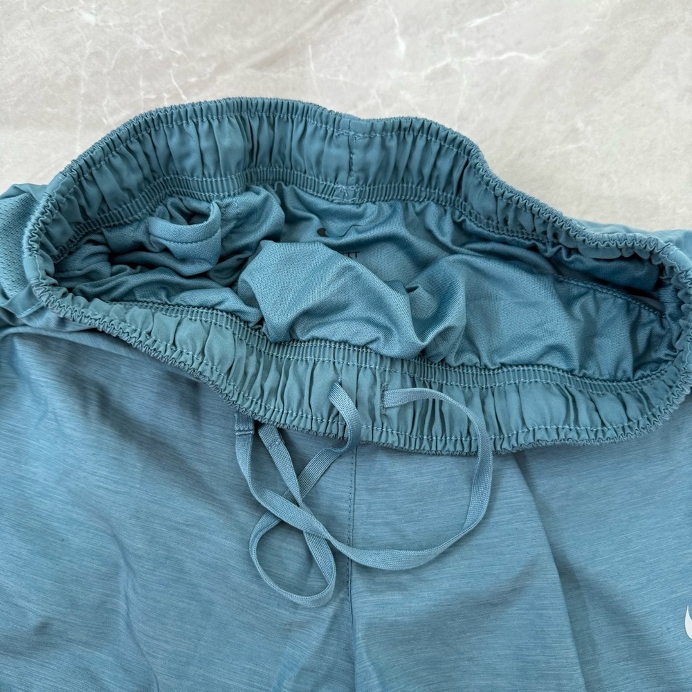 Women’s Nike Dri-Fit Tempo Lined Running Shorts Workout Athletic Size Medium - Picture 8 of 16